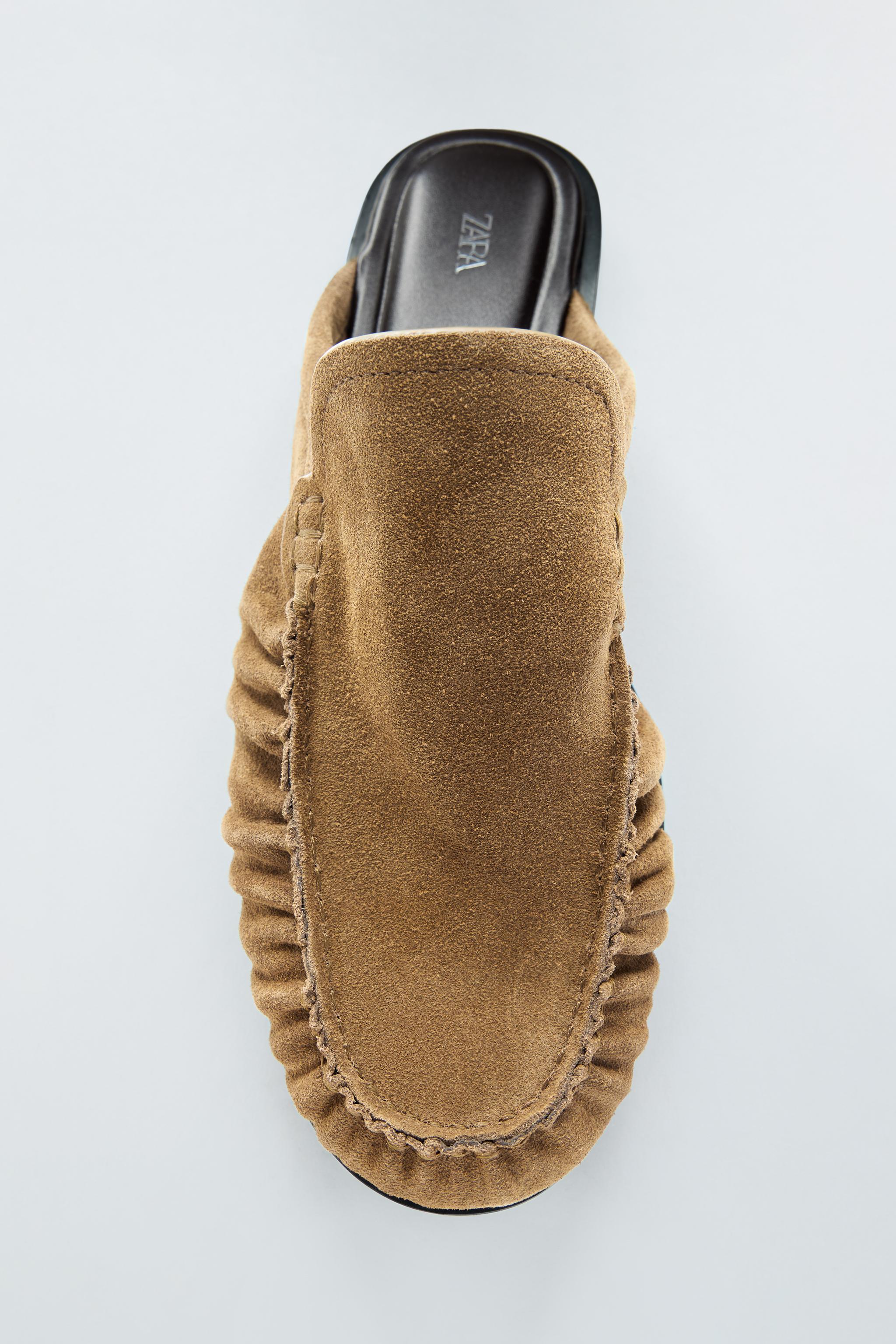 MOCASSINS EN CROÛTE DE CUIR OUVERTS À L'ARRIÈRE